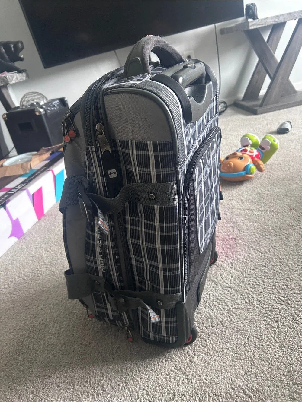 RARE HIGH SIERRA 26IN UPRIGHT WHEELED EXPANDABLE DUFFEL BAGPACK ATGO COLLECTION.